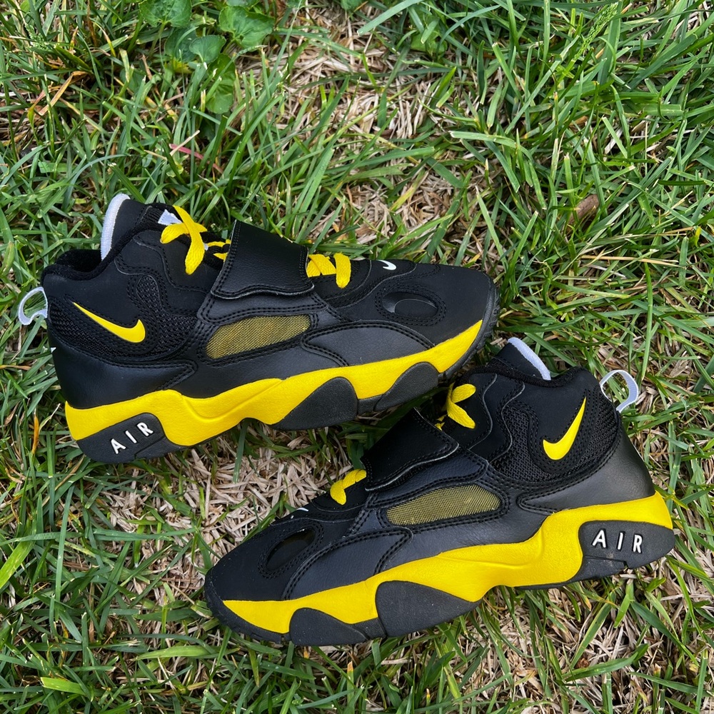 RARE Nike Air Speed Turf GS size 7 Womens Yellow Black shoes